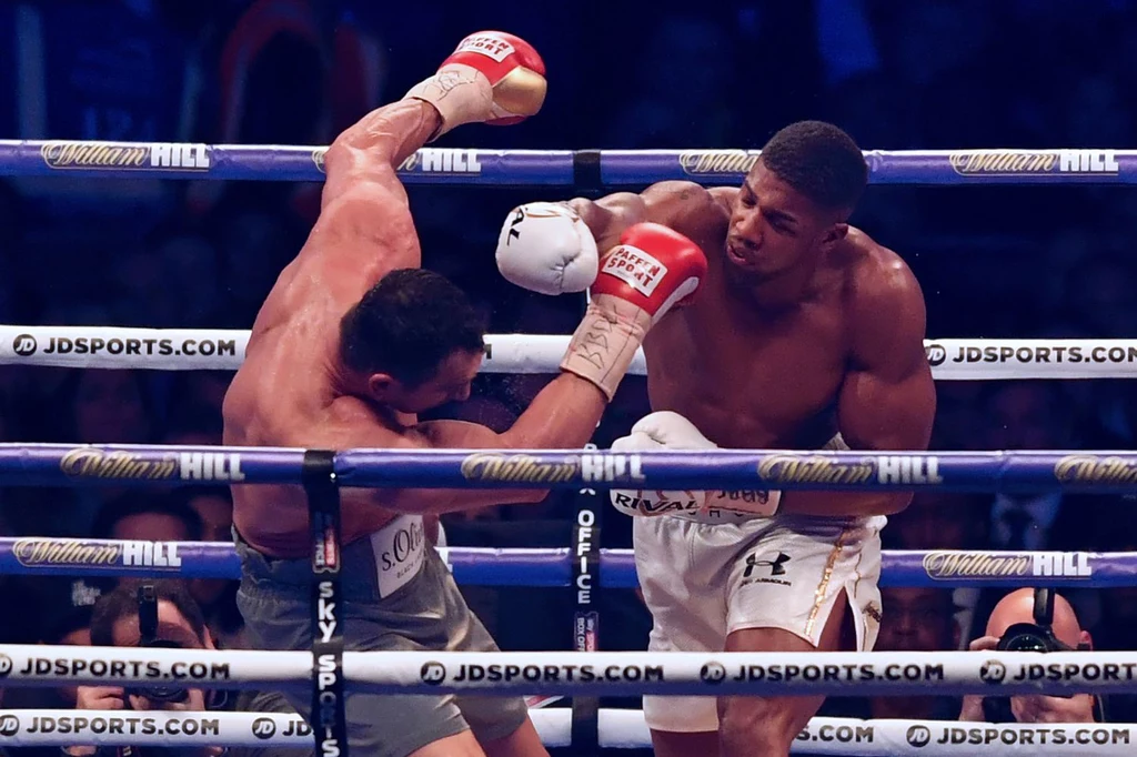 Anthony Joshua w wygranej walce z Władimirem Kliczką