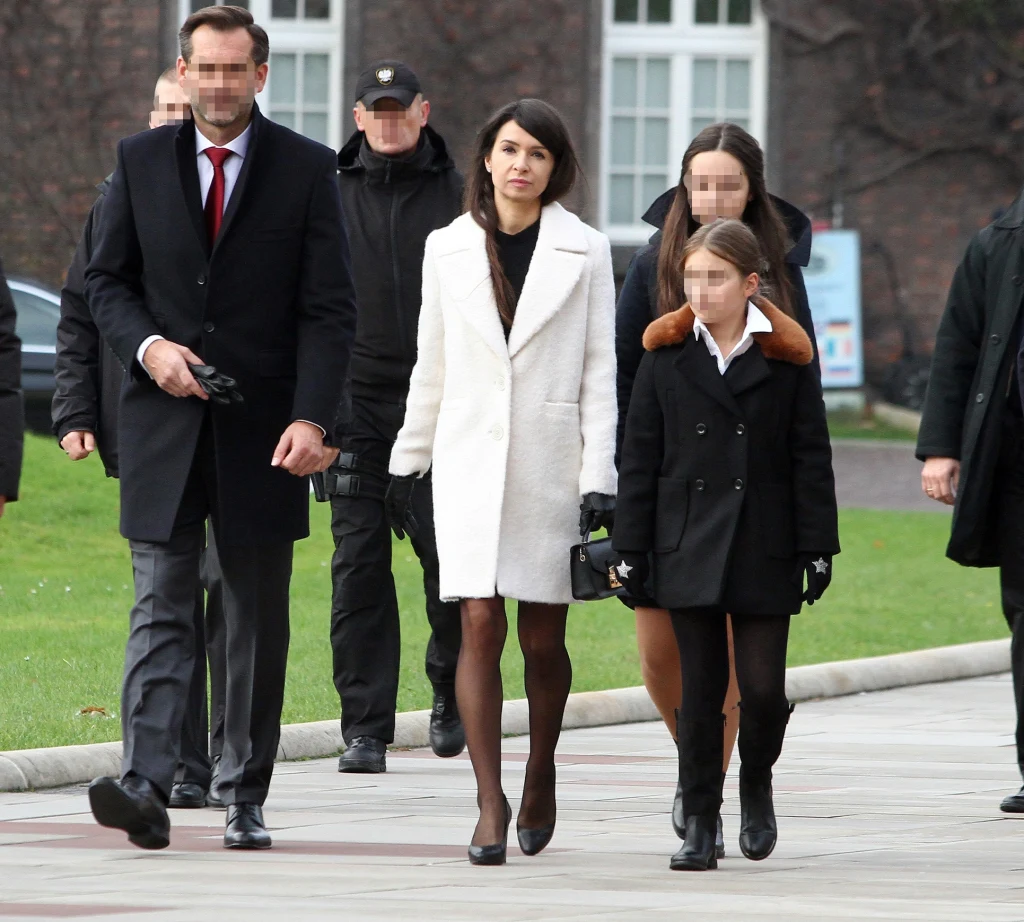 Marta Kaczyńska z Piotrem i córkami