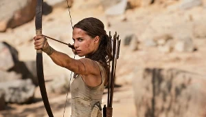 Alicia Vikander w scenie z filmu "Tomb Raider"