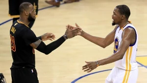 LeBron James (z lewej) i Kevin Durant