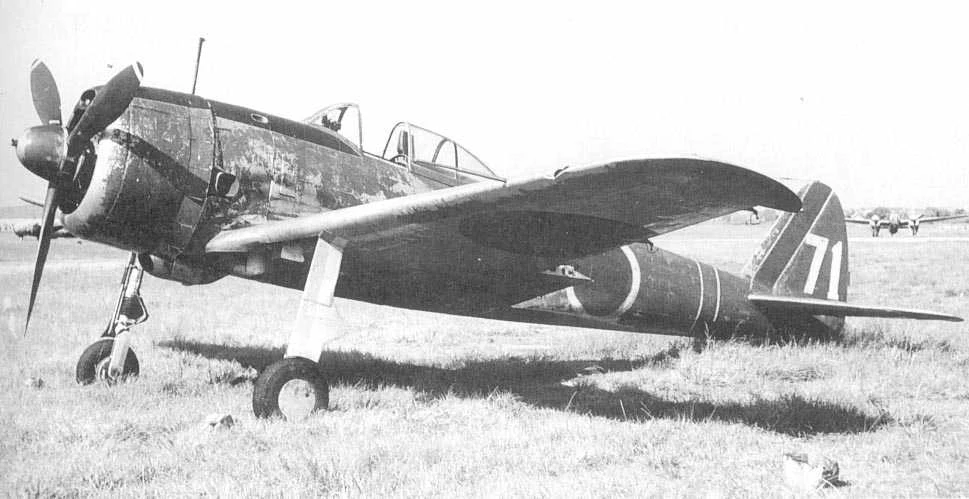 Japoński myśliwiec Ki-43 Hayabusa z 5 Sentai, stacjonującej w Hankow