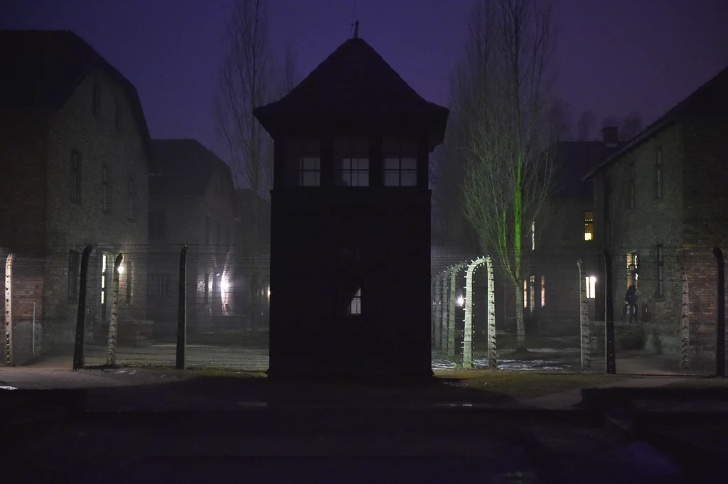 Teren byłego obozu Auschwitz I, w dniu obchodów 73. rocznicy wyzwolenia niemieckiego obozu zagłady KL Auschwitz-Birkenau Teren byłego obozu Auschwitz I, w dniu obchodów 73. rocznicy wyzwolenia niemieckiego obozu zagłady KL Auschwitz-Birkenau