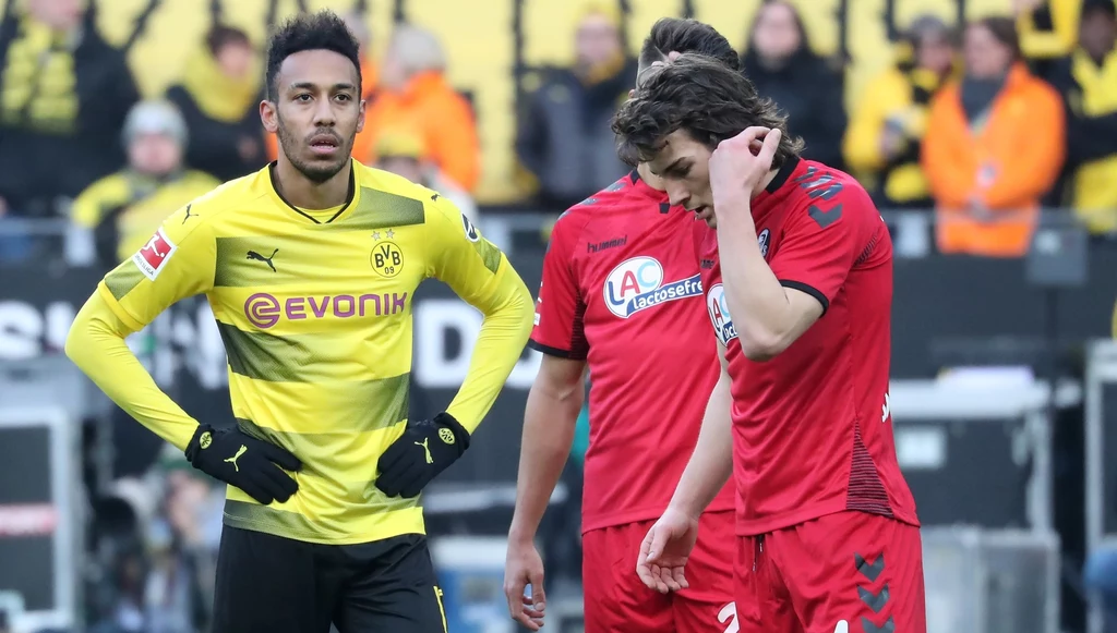 Pierre-Emerick Aubameyang podczas meczu z Freiburgiem Pierre-Emerick Aubameyang podczas meczu z Freiburgiem