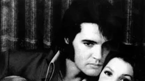 Lisa Marie Presley urodziła się 1 lutego 1968 roku w Memphis, czyli równo dziewięć miesięcy po ślubie Elvisa Presleya i Priscilli Presley. Niedługo później jej rodzice rozwiedli się, a mała Lisa Marie zamieszkała z matką. 