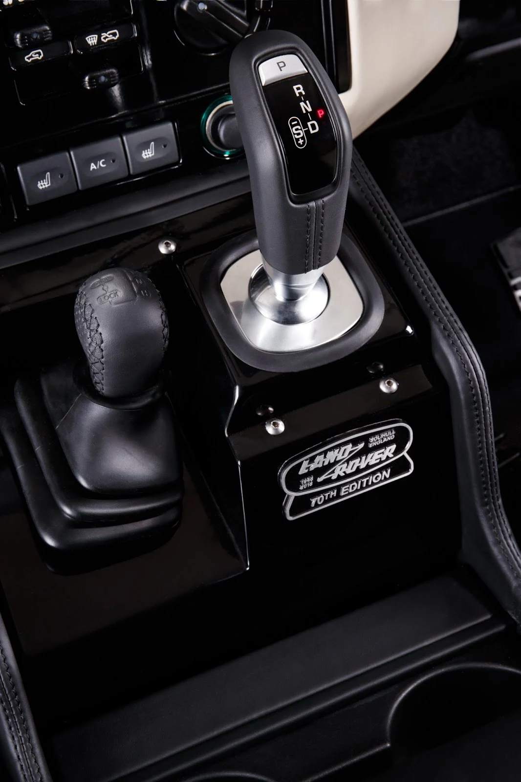 Land Rover Defender Works V8 Land Rover Defender Works V8