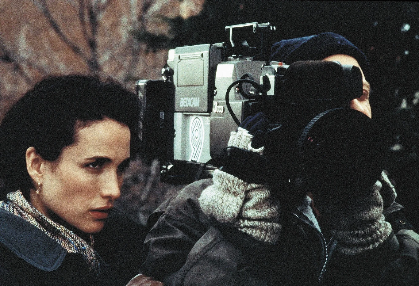 Dzień Świstaka stał się właśnie punktem wyjścia filmu, który wyreżyserował Harold Ramis, autor m.in. "Pogromców duchów". Główne role zagrali Andie MacDowell i Bill Murray. Ramis naprawdę nie mógł wybrać lepiej. Kreacje hollywoodzkich gwiazd to aktorski majstersztyk.

Na zdjęciu: Andie MacDowell