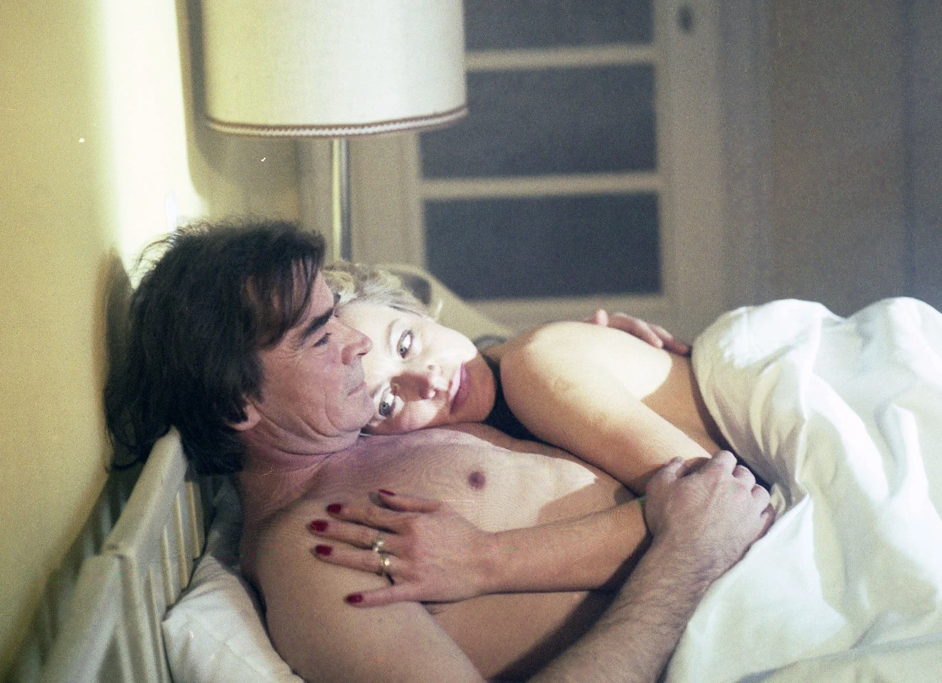 Zygmunt Malanowicz jest również scenarzystą i reżyserem kilku filmów: "Szlachetna krew", "Pluton-239", "Bez dowodu". Grał także w serialach telewizyjnych m.in. "Stawka większa niż życie", "Droga", "Dom", "Klan", "Zamach stanu", "Londyńczycy".

Na zdjęciu: Zygmunt Malanowicz i Jana Svandova w filmie "Penelopy" (1988)