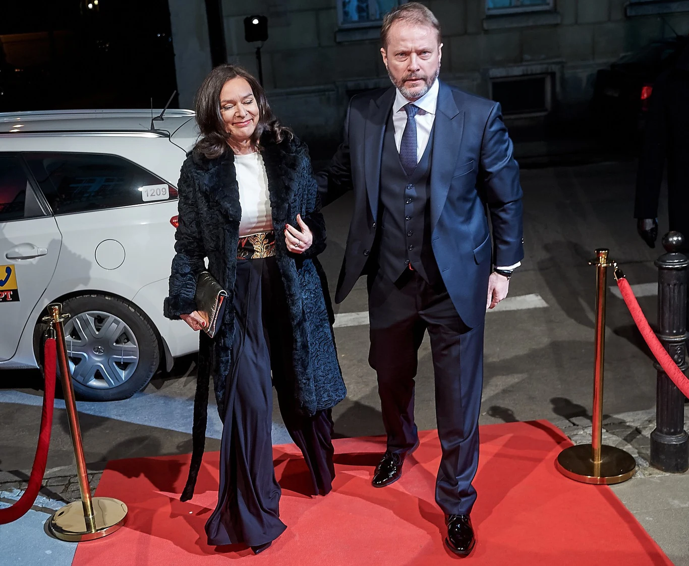 Artur Żmijewski z żoną