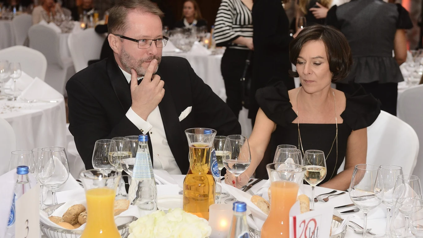 Artur Żmijewski z żoną