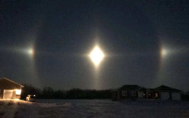 Halo księżycowe nad Kanadą