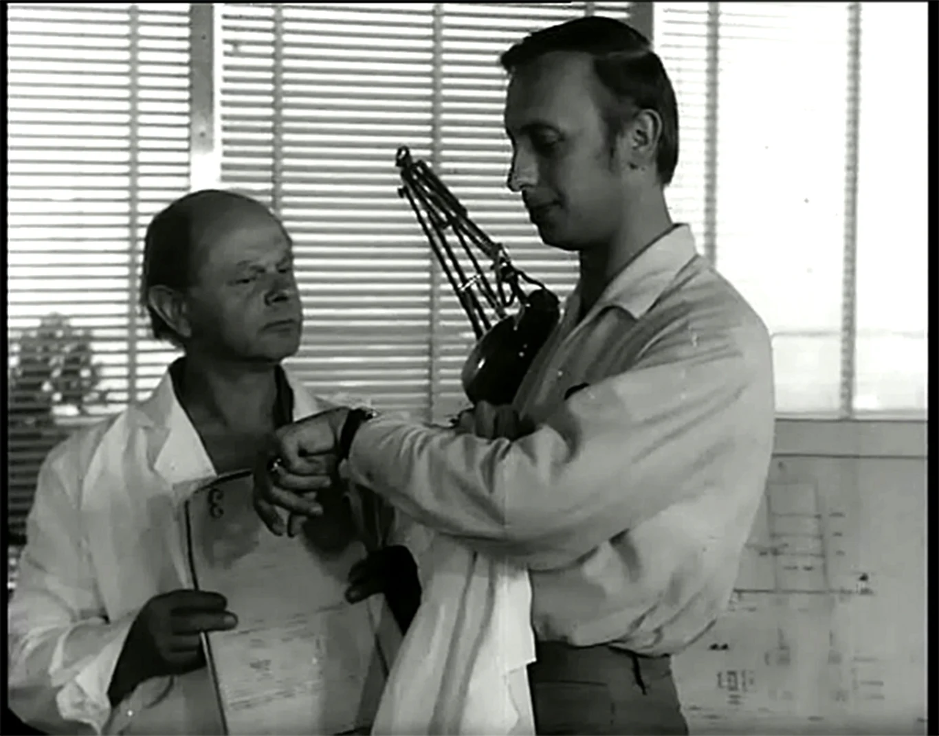 W 1970 roku Wojciech Pokora zagrał w kultowej produkcji Andrzeja Kondratiuka "Hydrozagadka". Aktor wcielił się w kolegę głównego bohatera, którym był Jan Walczak, czyli superman As.