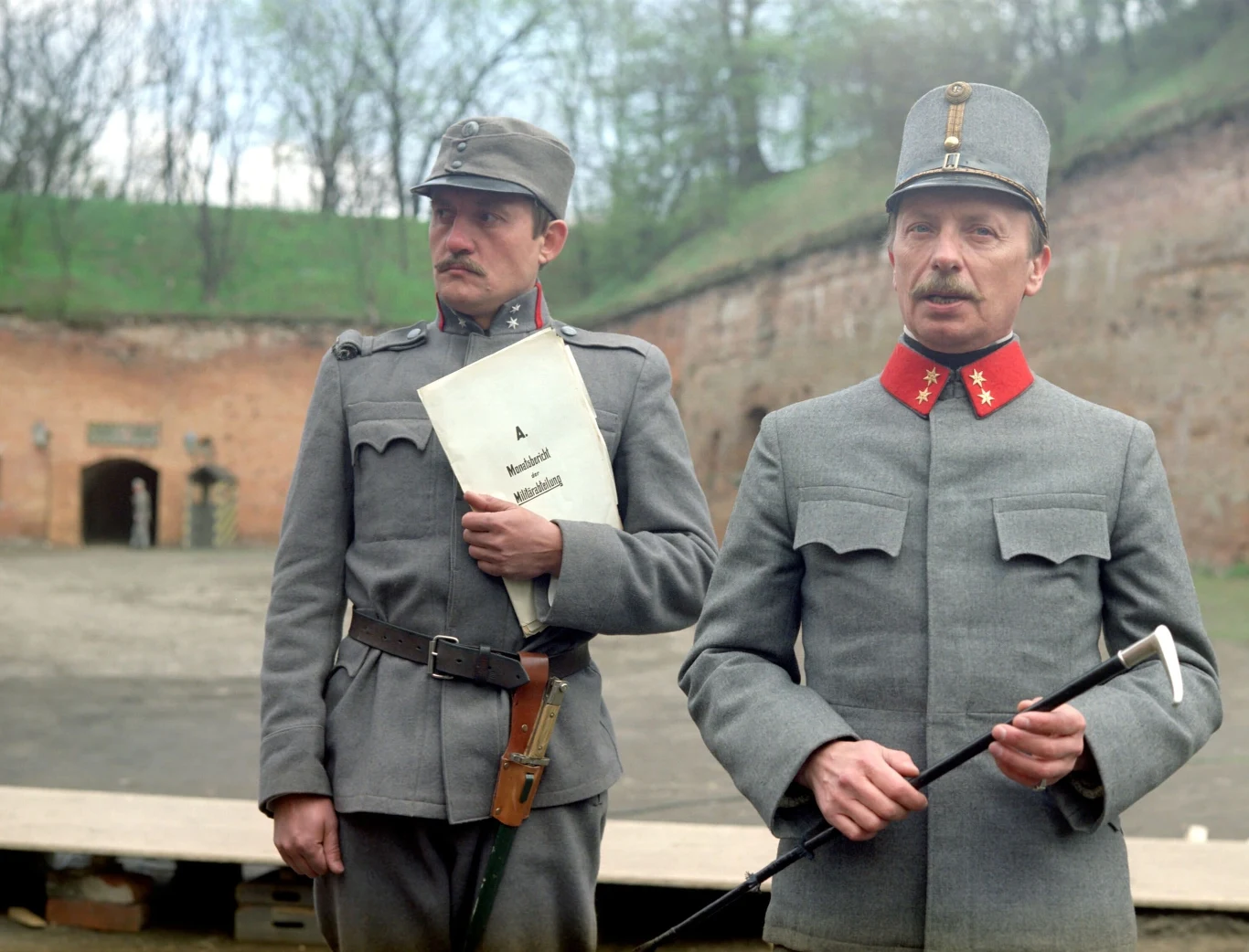 Wojciech Pokora wystąpił również w popularnej komedii "C.K. Dezerterzy". Film Janusza Majewskiego - jak pisali krytycy - wypełnił dotkliwą lukę, która powstała w naszej kinematografii, gdy na chwilę zamilkli Juliusz Machulski i Stanisław Bareja - etatowi spece od komedii. Nic zatem dziwnego, że "Dezerterzy" szybko stali się przebojem sezonu.