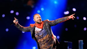 Justin Timberlake podczas przerwy meczu Super Bowl