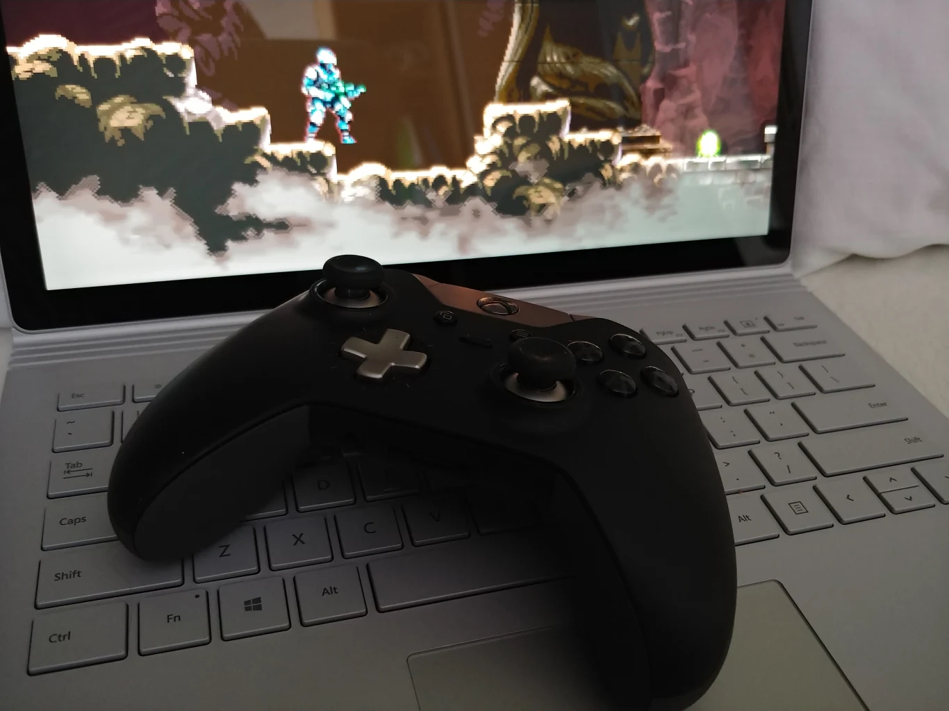 Microsoft Surface Book 2, sesja zdjęciowa z naszych testów. Fotografie zostały wykonane przy pomocy smartfonu LG V30 Microsoft Surface Book 2, sesja zdjęciowa z naszych testów. Fotografie zostały wykonane przy pomocy smartfonu LG V30