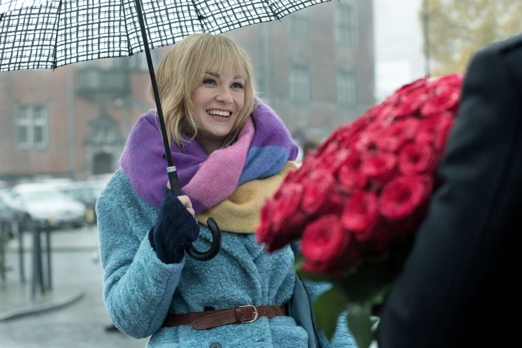 Aleksandra Adamska w scenie z filmu "Miłość jest wszystkim"