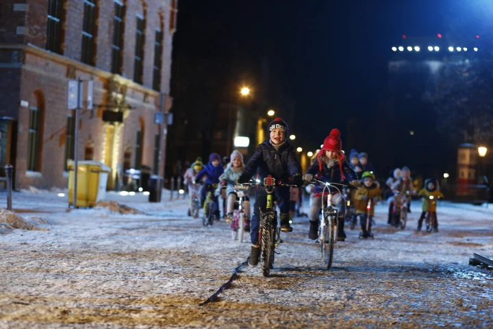 Kadr z filmu "Miłość jest wszystkim"