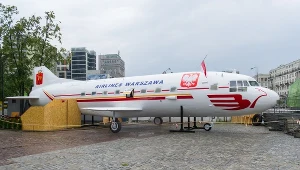 Samolot przy placu Defilad 