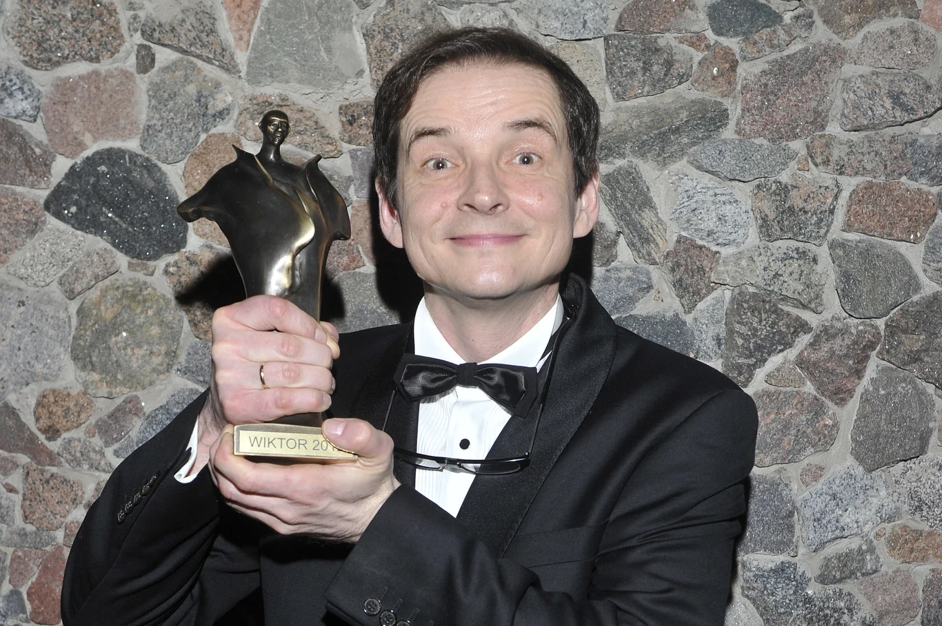 Przemysław Babiarz ze statuetką Wiktora (2013)