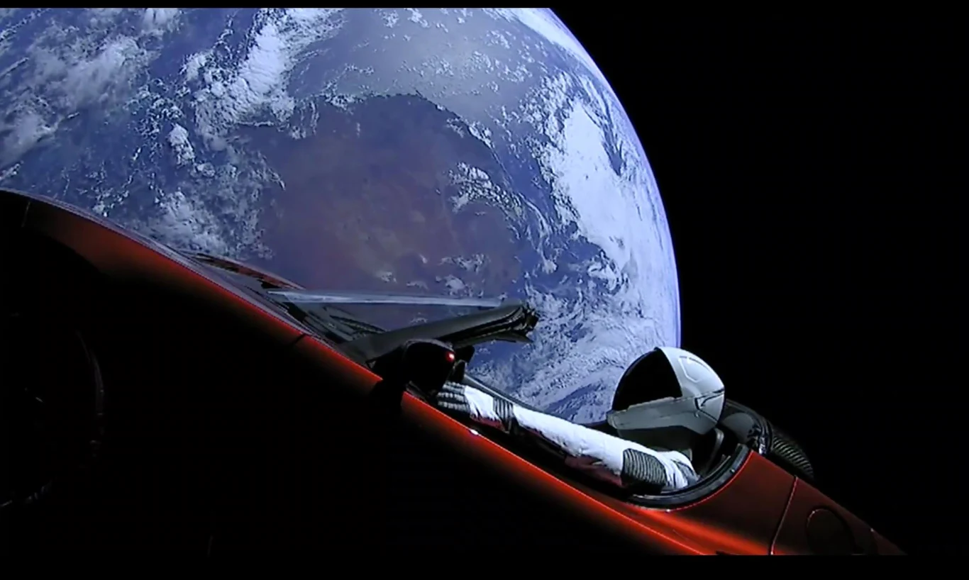 Tesla wystrzelona przez SpaceX w kosmos może spaść na Ziemię. Tesla wystrzelona przez SpaceX w kosmos może spaść na Ziemię.