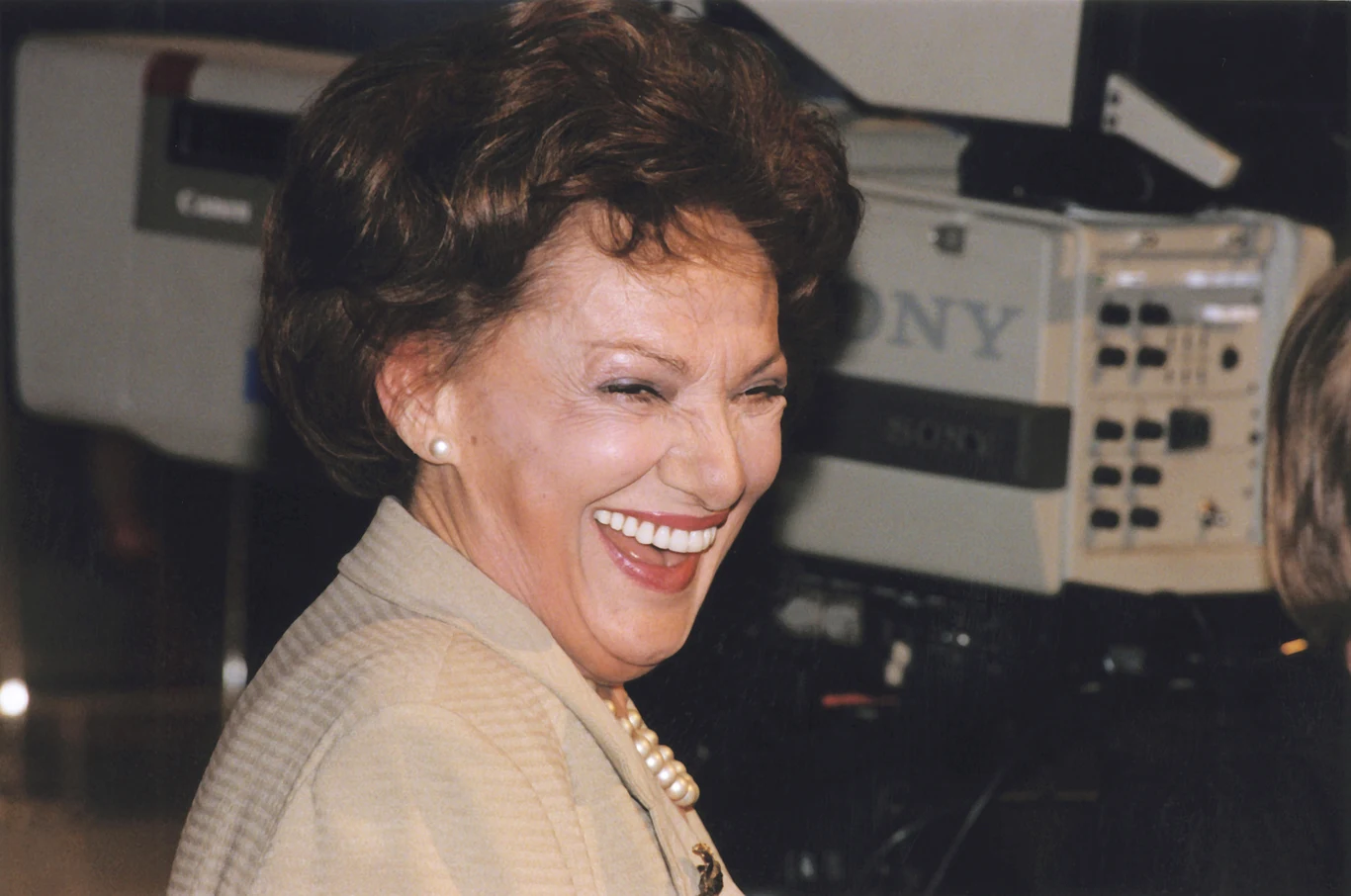 Irena Dziedzic przy okazji rozmów z gwiazdami sama stała się gwiazdą Irena Dziedzic przy okazji rozmów z gwiazdami sama stała się gwiazdą