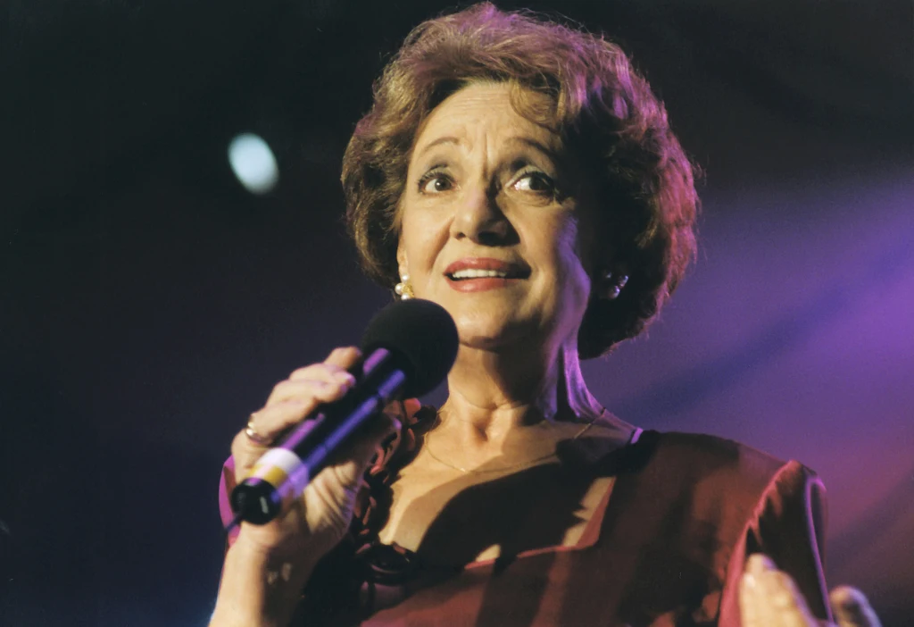 Irena Dziedzic podczas koncertu "Pamiętajcie o ogrodach" w Opolu (1998)