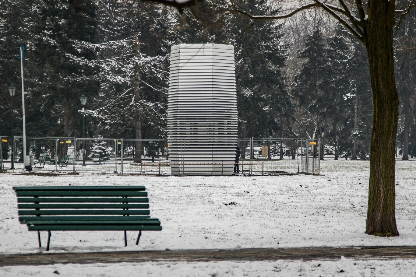 Wieża jest w stanie oczyścić powietrze w promieniu kilkunastu metrów