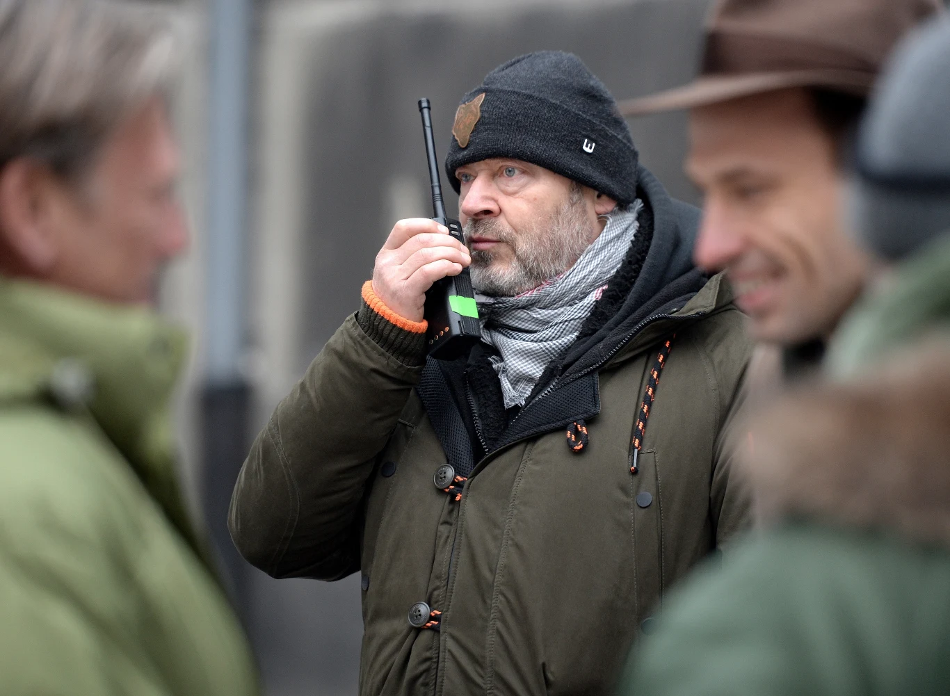 Kolski podkreślił, że tematyka filmu to jego indywidualny wybór. "To film o moim wuju, o moich dziadkach. Przez 30 lat mojej twórczości miałem w nosie mody i zamówienia społeczne. Nie wiem, jak to się będzie rymować z czasem historycznym. Scenariusz napisałem cztery lata temu, gdy 'mody' na Wyklętych jeszcze nie było" - zaznaczył. Premiera "Ułaskawienia" jest planowana na jesień 2018.
