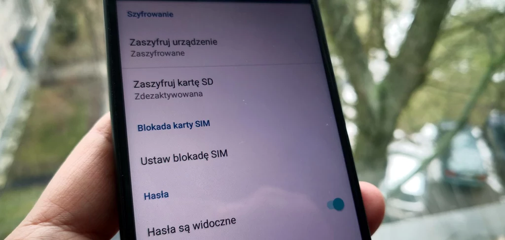 Smartfon z rodziny Sony Xperia - szyfrowanie w nowych wersjach modeli Sony Mobile jest automatycznie włączone