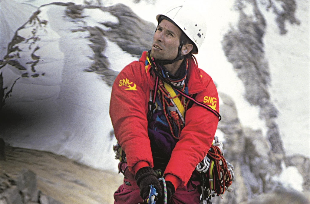 Wojtek Kurtyka na wschodniej ścianie Trango Tower. Fot. Erhard Loretan. Ze zbiorów Wojciecha Kurtyki