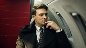 Mateusz Damięcki w scenie z filmu "Miłość jest wszystkim"