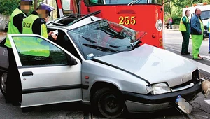 Tramwaj na rondzie i skrzyżowaniu – kto ma pierwszeństwo? Typowe błędy kierowców