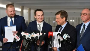 Zadowoleni z siebie politycy PO i Nowoczesnej