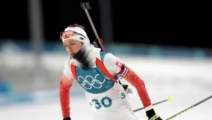 Monika Hojnisz na trasie biegu masowego na 12,5 km.