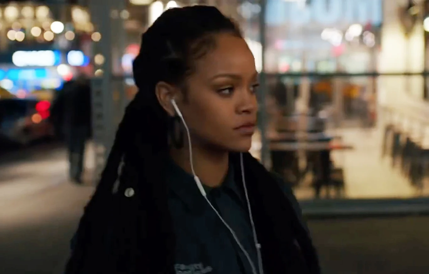 W czerwcu 2018 Rihannę zobaczymy na kinowym ekranie w "Ocean's 8". Produkcja ma być spin-offem "Ocean's Eleven: Ryzykownej gry". Siostra Danny'ego Oceana, Debbie (Sandra Bullock), po pięciu latach opuszcza więzienie. Wkrótce zaczyna przygotować skok stulecia, który ma się odbyć w trakcie charytatywnej imprezy dla gwiazd w nowojorskim Metropolitan Museum. Obok Rihanny i Sandry Bullock, w filmie pojawią się również: Cate Blanchett, Anne Hathaway i Helena Bonham Carter.