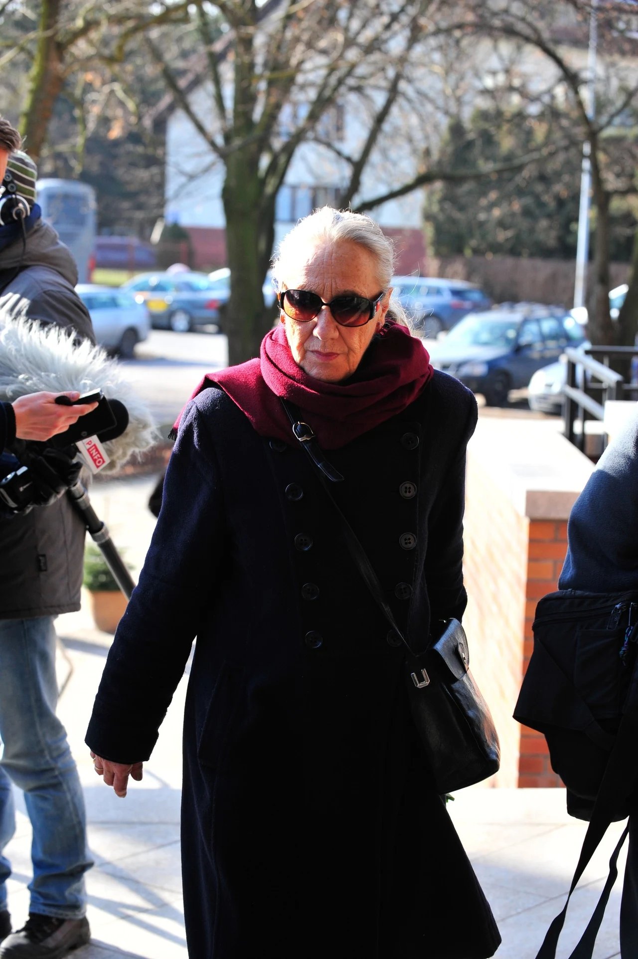 Maja Komorowska na pogrzebie Antoniego Krauzego.