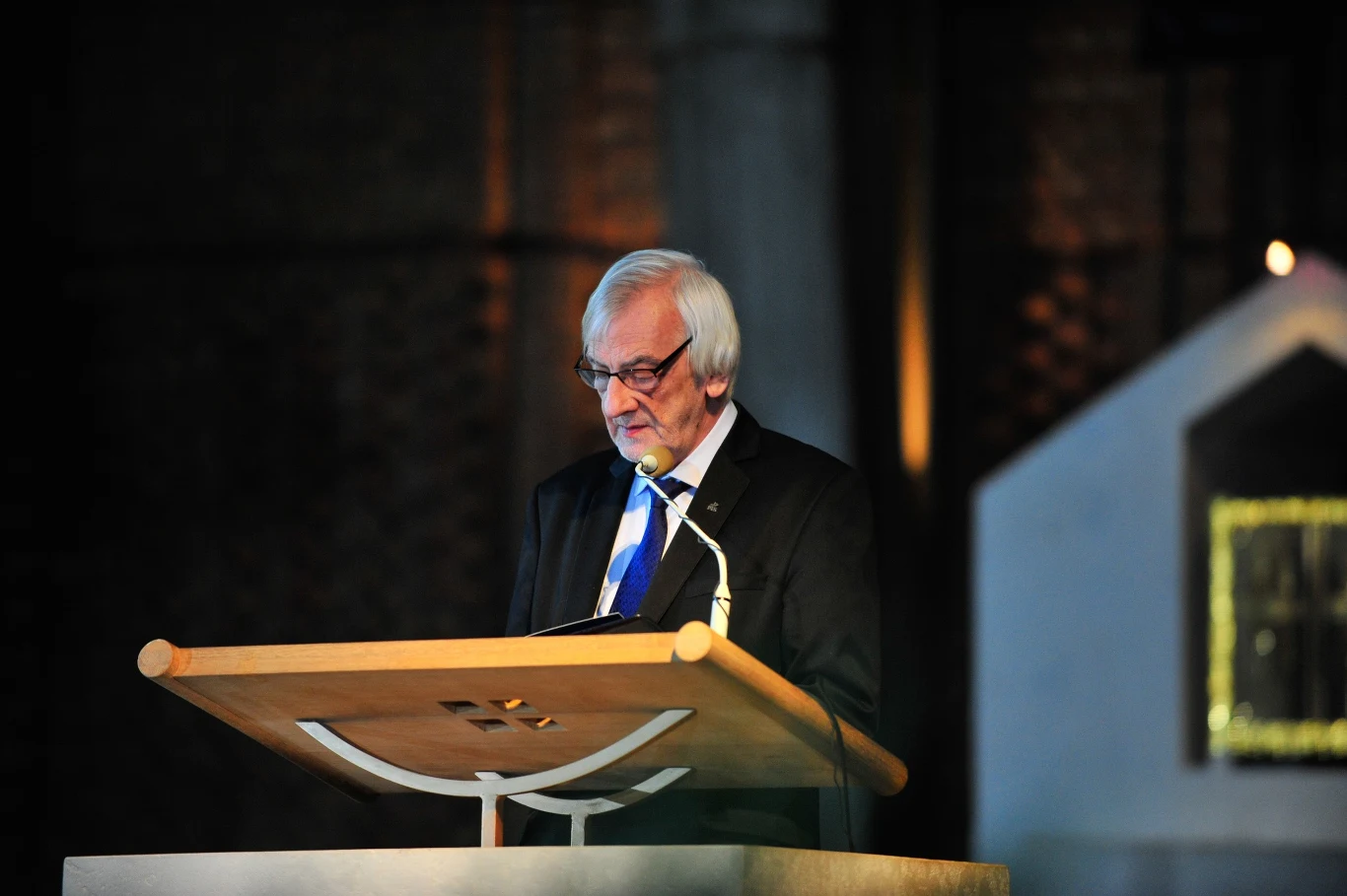 O tym, że zmarły reżyser w swoim życiu i drodze artystycznej dążył do prawdy napisał również w liście odczytanym przez wicemarszałka Sejmu Ryszarda Terleckiego prezes PiS Jarosław Kaczyński.