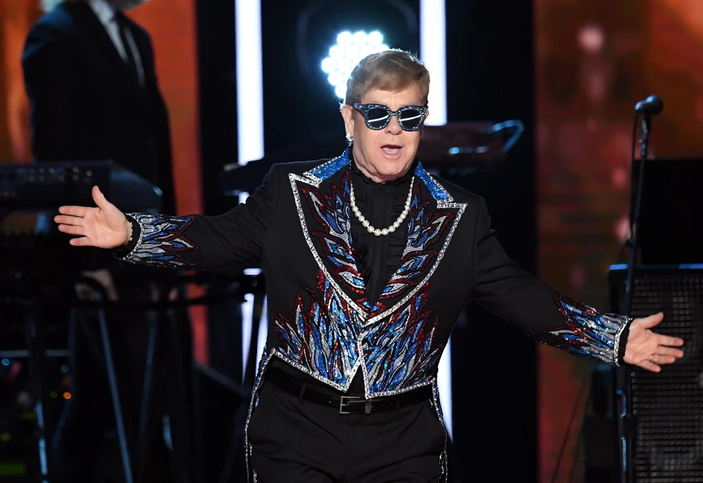 Elton John wyszedł cało z opresji