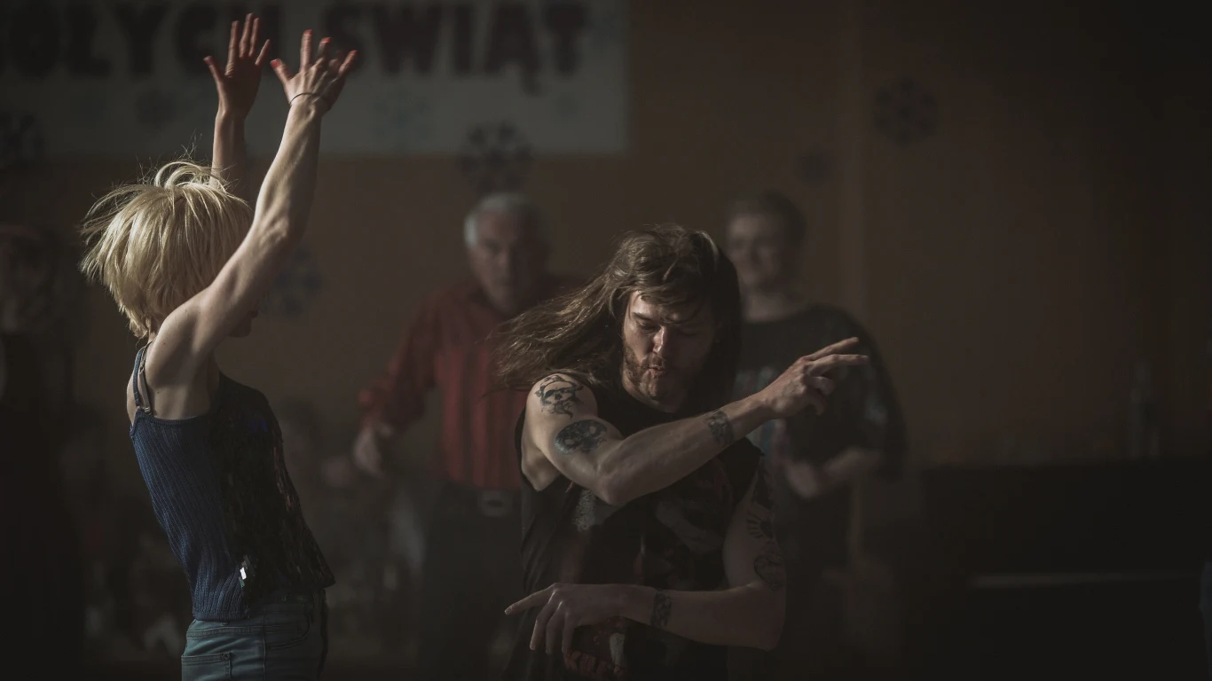 Małgorzata Gorol i Mateusz Kościukiewicz w scenie z "Twarzy"