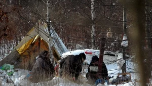 Policjanci apelują, by w czasie zimy zwrócić szczególną uwagę na bezdomnych