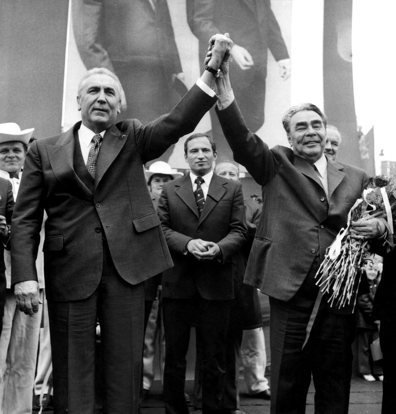 Zapis o przyjaźni ze Związkiem Radzieckim znalazł się w konstytucji PRL z 1976 r. Na zdjęciu Edward Gierek i Leonid Breżniew Zapis o przyjaźni ze Związkiem Radzieckim znalazł się w konstytucji PRL z 1976 r. Na zdjęciu Edward Gierek i Leonid Breżniew