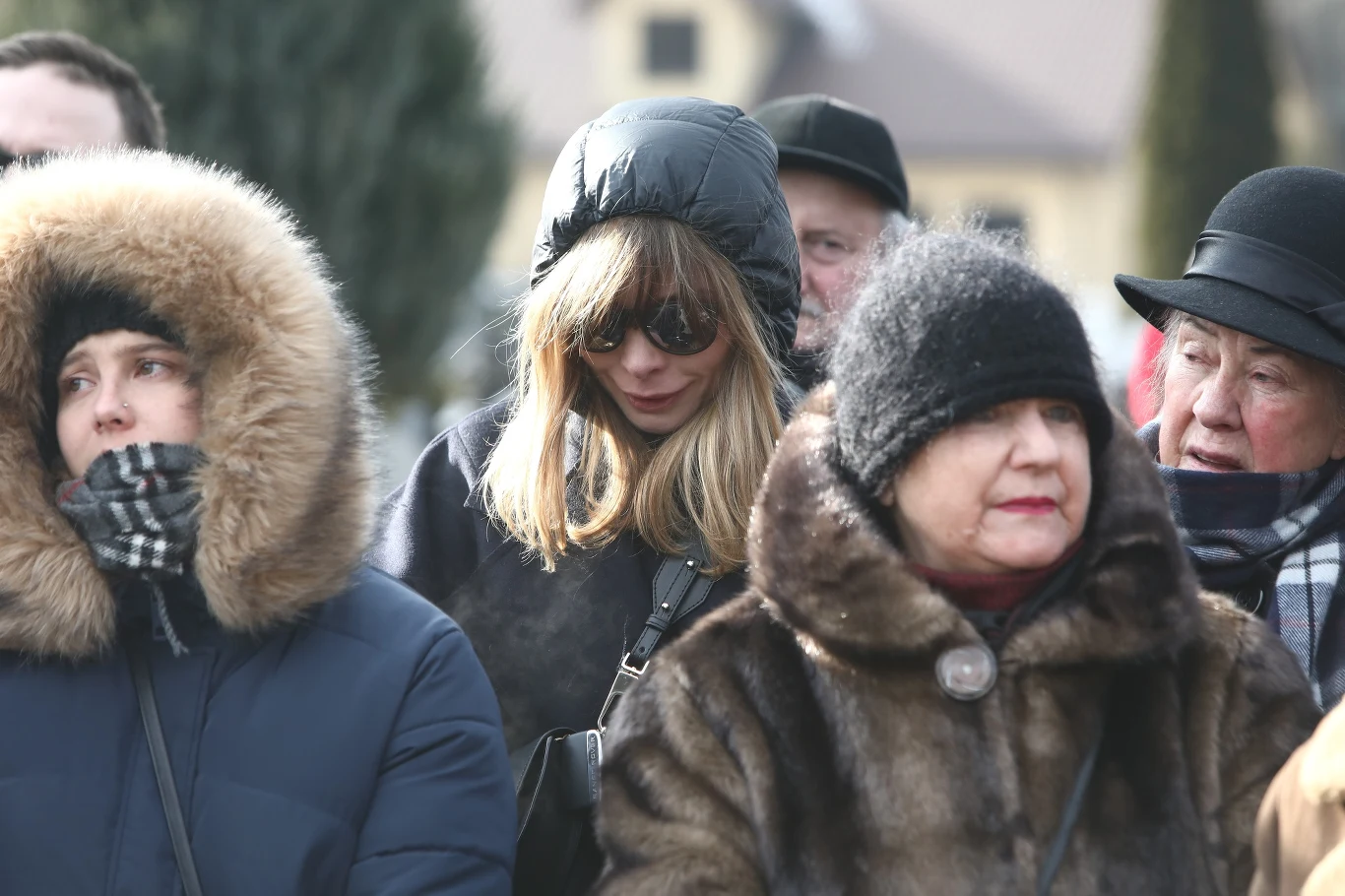 Zrozpaczona Agnieszka Dygant roni łzy na pogrzebie Agnieszki Kotulanki