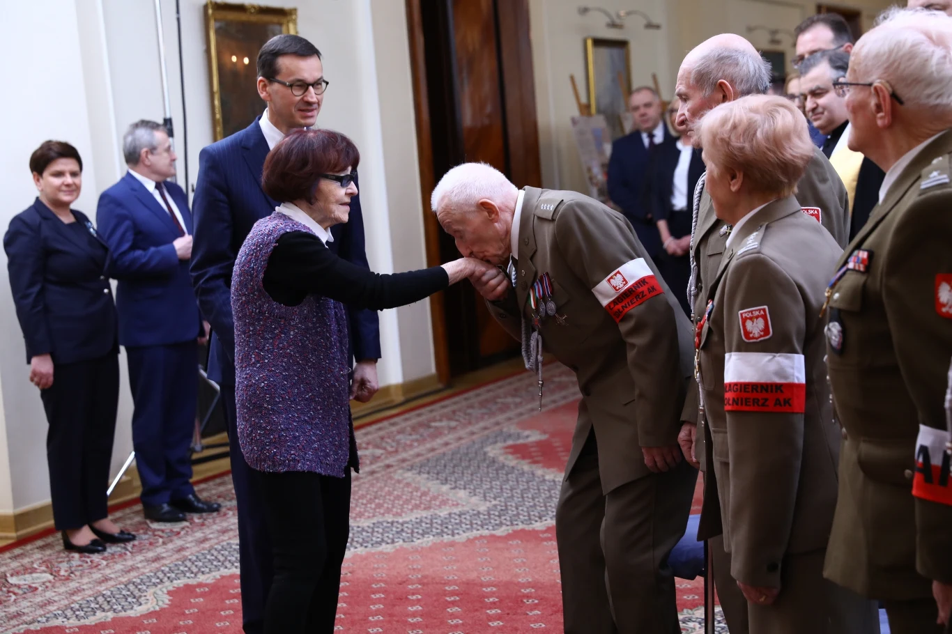 Premier Mateusz Morawiecki podczas uroczystości nadania reprezentacyjnej sali Obrazowej imienia rotmistrza Witolda Pileckiego oraz odsłonięcia tablicy pamiątkowej Premier Mateusz Morawiecki podczas uroczystości nadania reprezentacyjnej sali Obrazowej imienia rotmistrza Witolda Pileckiego oraz odsłonięcia tablicy pamiątkowej