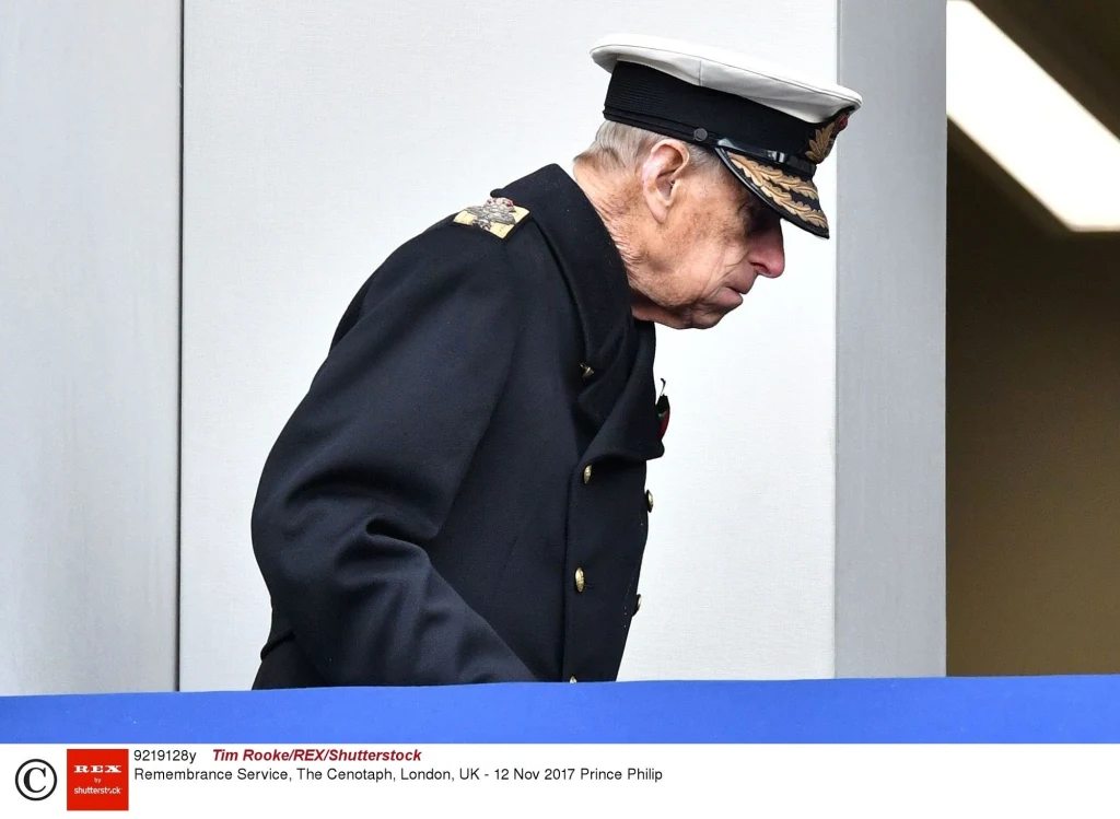 Wielką pasją księcia Filipa jest marynarka. W roku 2011 otrzymał od swojej małżonki tytuł Lorda Wysokiego Admirała Marynarki Wielką pasją księcia Filipa jest marynarka. W roku 2011 otrzymał od swojej małżonki tytuł Lorda Wysokiego Admirała Marynarki