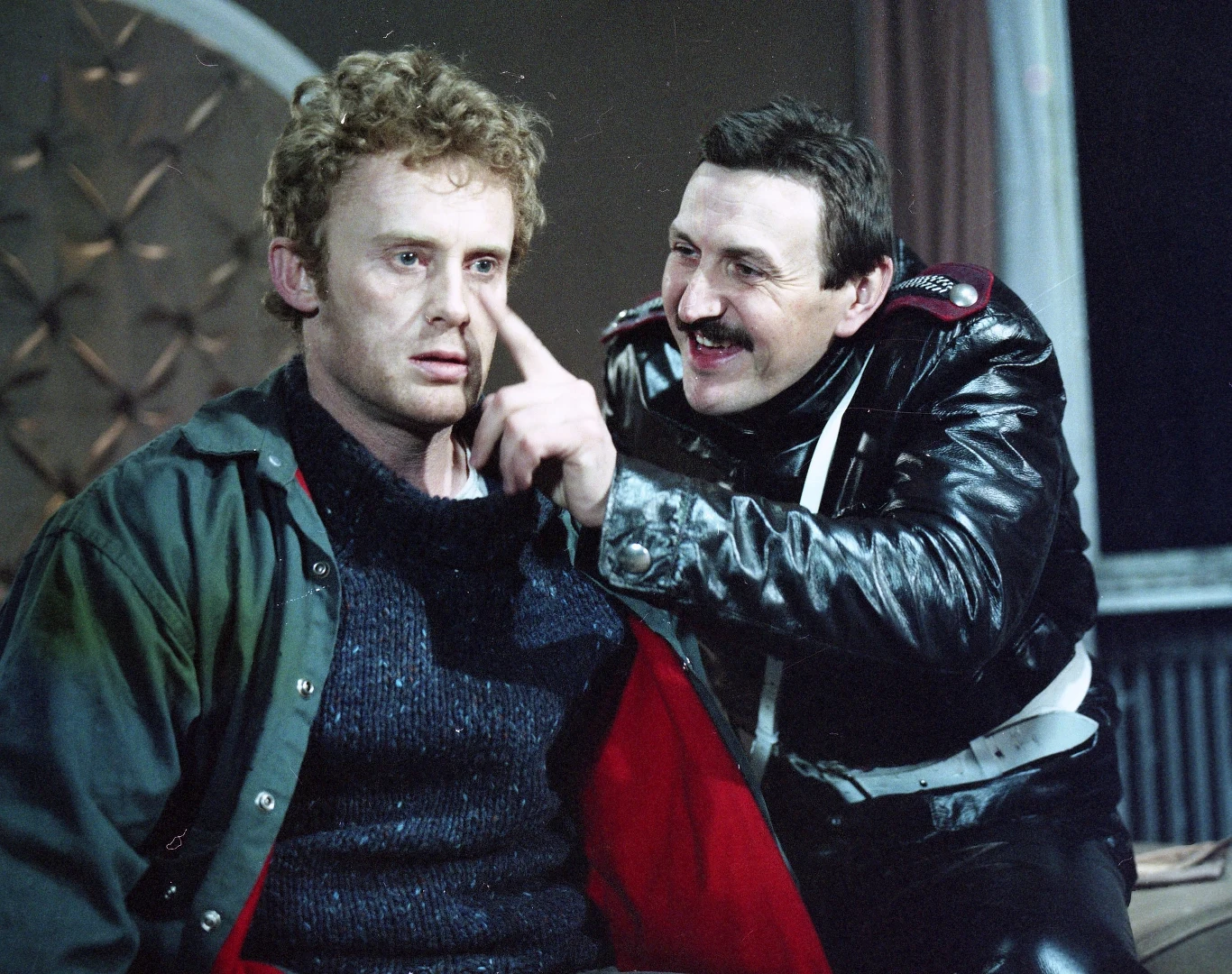 Majchrzak lubił pracować z wybranymi reżyserami. O ile w filmach Piotra Szulkina przypadały mu w udziale zazwyczaj drugoplanowe postaci (na zdjęciu z Danielem Olbrychskim w filmie "Ga. Ga. Chwała bohaterom"), o tyle artystyczny duet z Janem Jakubem Kolskim zaowocował najwybitniejszymi kreacjami w aktorskiej karierze Majchrzaka. Za role w "Historii kina w Popielawach" i "Pornografii" otrzymał Złote Lwy dla najlepszego aktora na Festiwalu Polskich Filmów Fabularnych w Gdyni. 