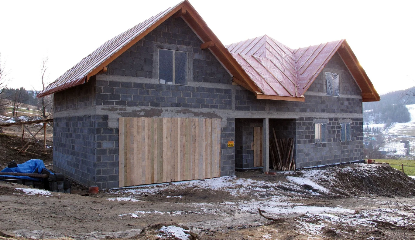 Piotr Żyła i jego żona Justyna zdecydowali się wybudować dom w Wiśle. Zdjęcie z 2015 roku