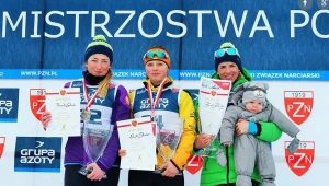 Monika Skinder (w środku) po zdobyciu mistrzostwa Polski. Fot. Anna Karczewska/PZN