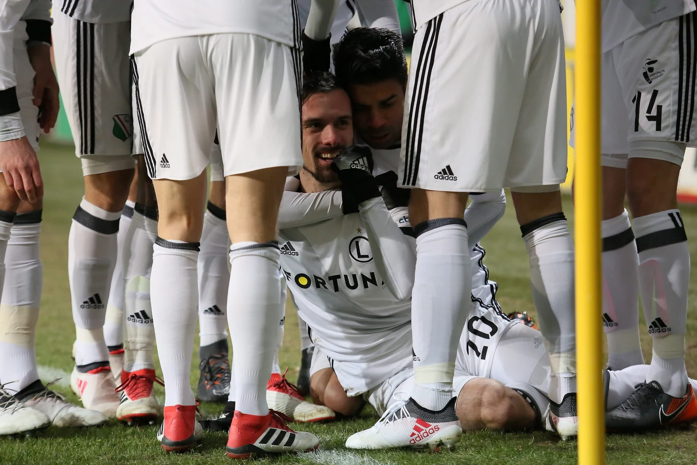 Gole dla stołecznego zespołu strzelili Marko Vesović i Michał Kucharczyk. Autorem trafienia dla "Kolejorza" był Christian Gytkjaer.