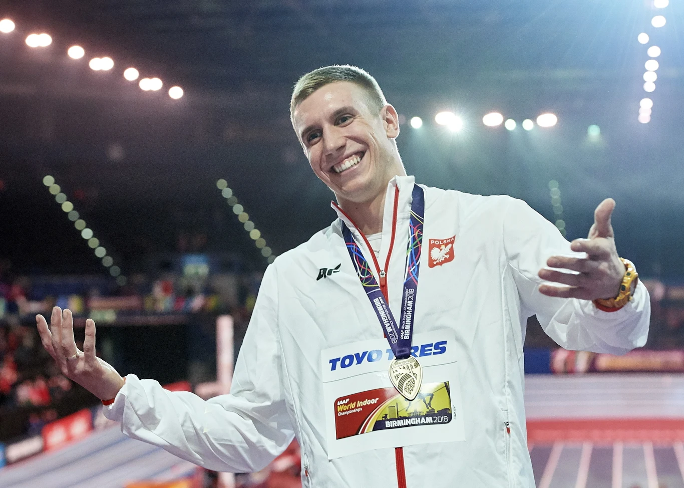 W niedzielę na podium stanęły także panie w sztafecie 4x400 m, które zajęły drugie miejsce. Srebrny medal wywalczył Marcin Lewandowski na 1500 m, a brązowy Piotr Lisek w skoku o tyczce. W sumie w Birmingham Polacy wywalczyli pięć krążków. W sobotę mistrzem świata na 800 m został Adam Kszczot. Na zdjęciu Piotr Lisek