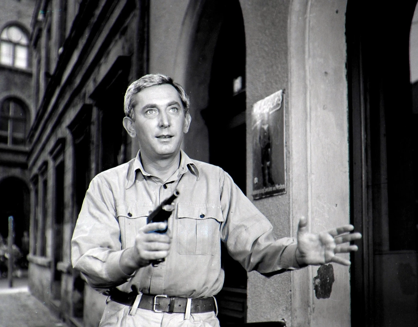 6 marca 2018 mija 10 lat od śmierci legendy polskiego kina i teatru oraz cenionego pedagoga. Prywatnie Gustaw Holoubek imponował dystansem do siebie, wielkim poczuciem humoru i pogodą ducha.

 