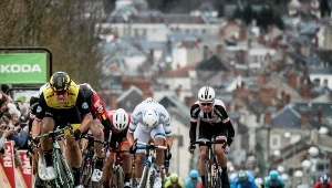 Dylan Groenewegen (z lewej)